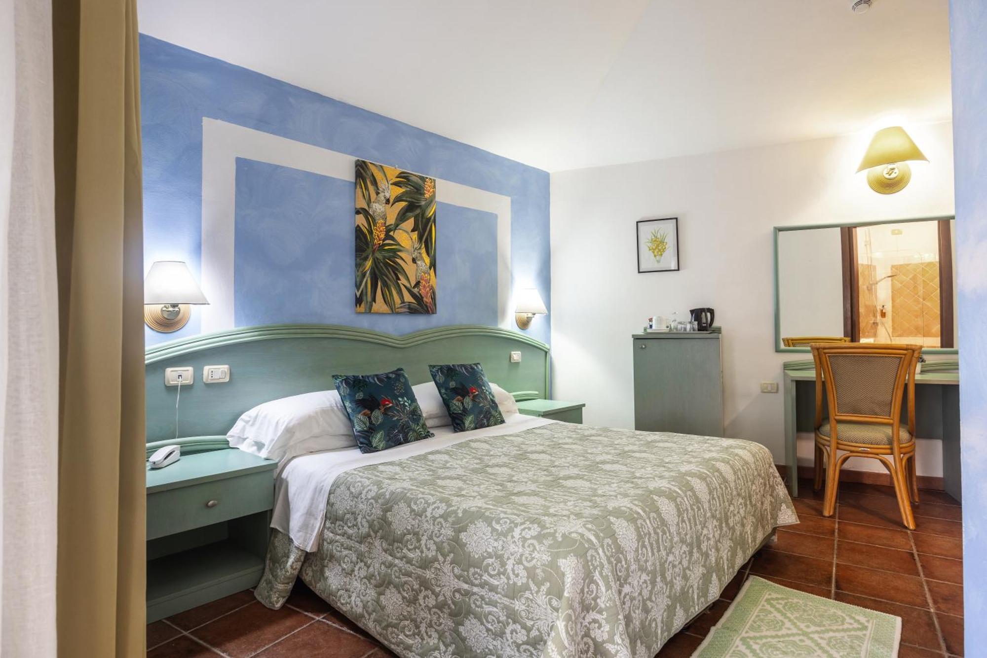Hotel Stefania Boutique Hotel By The Beach Olbia Kültér fotó